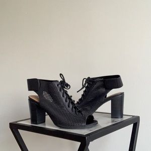 Heeled boots